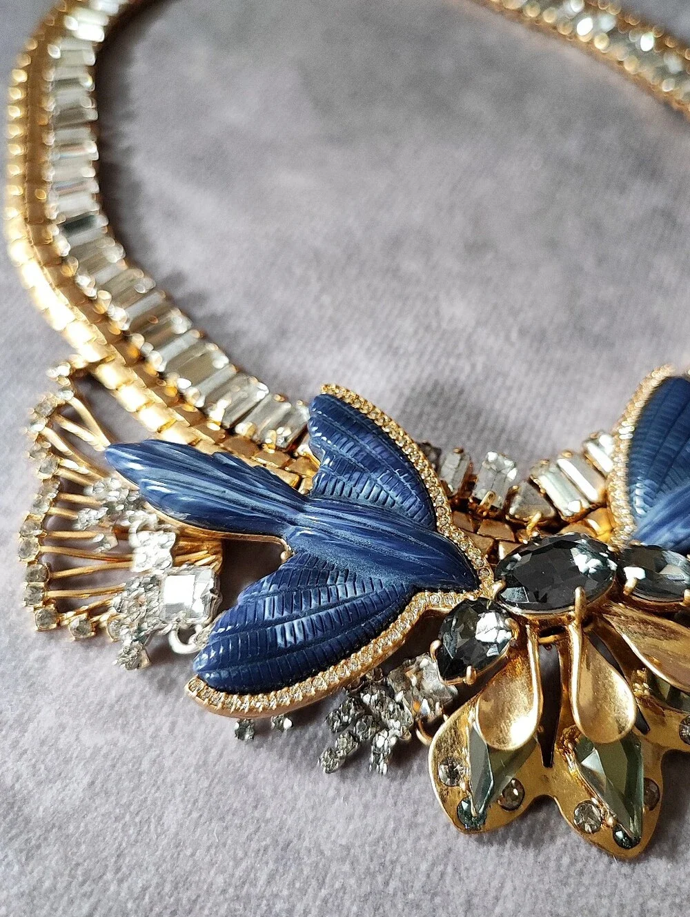 Stella • Dot Blue Marbled Molded Lucite Swallows Bluebirds Of Happiness Necklace